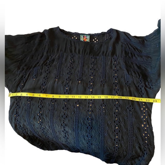 SOLD Johnny Was Black Embroidered Eyelet Lace S (fit M) Long Bell Sleeve Tunic - Picture 11 of 16